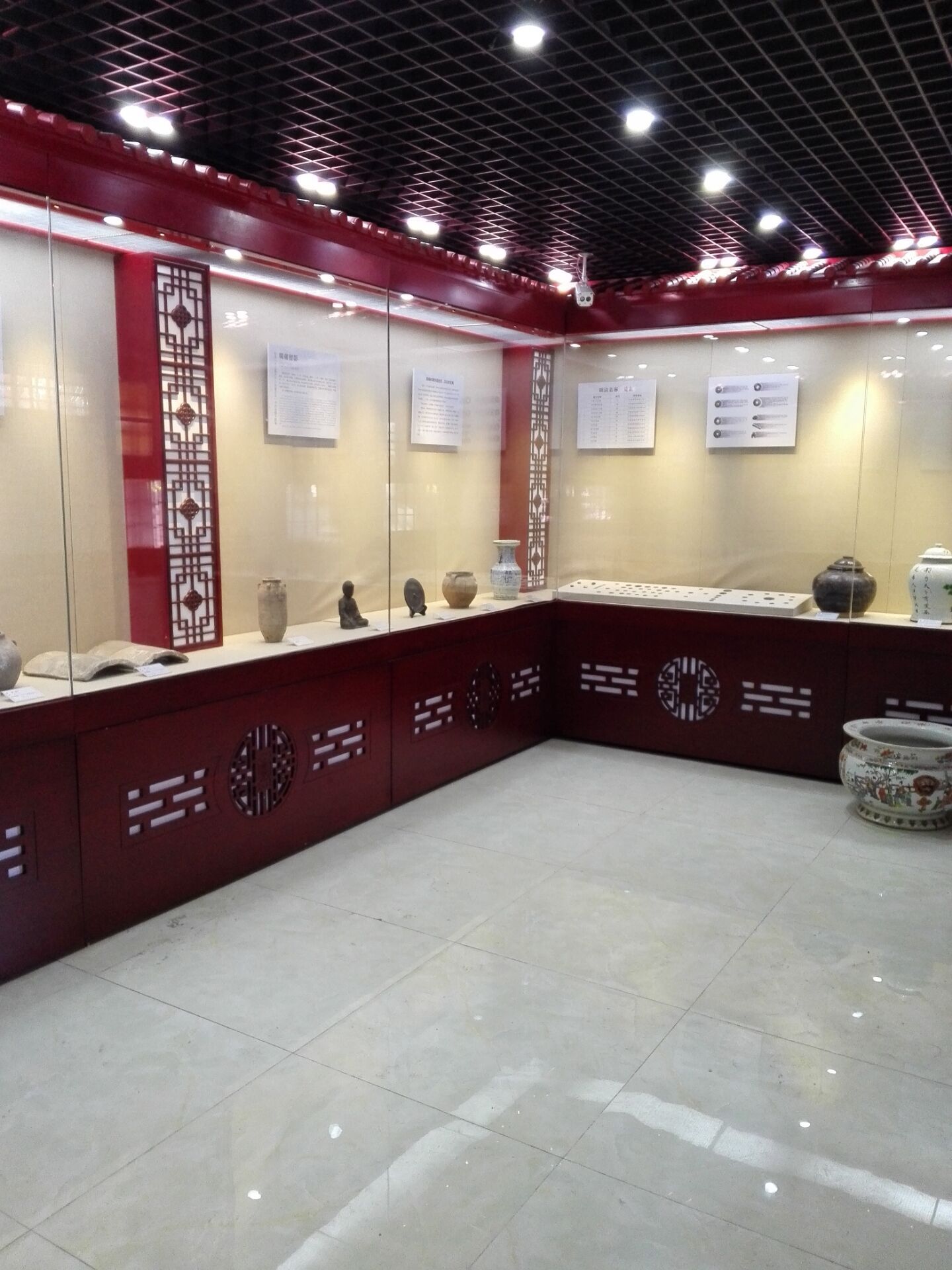 北京红螺寺沿墙柜